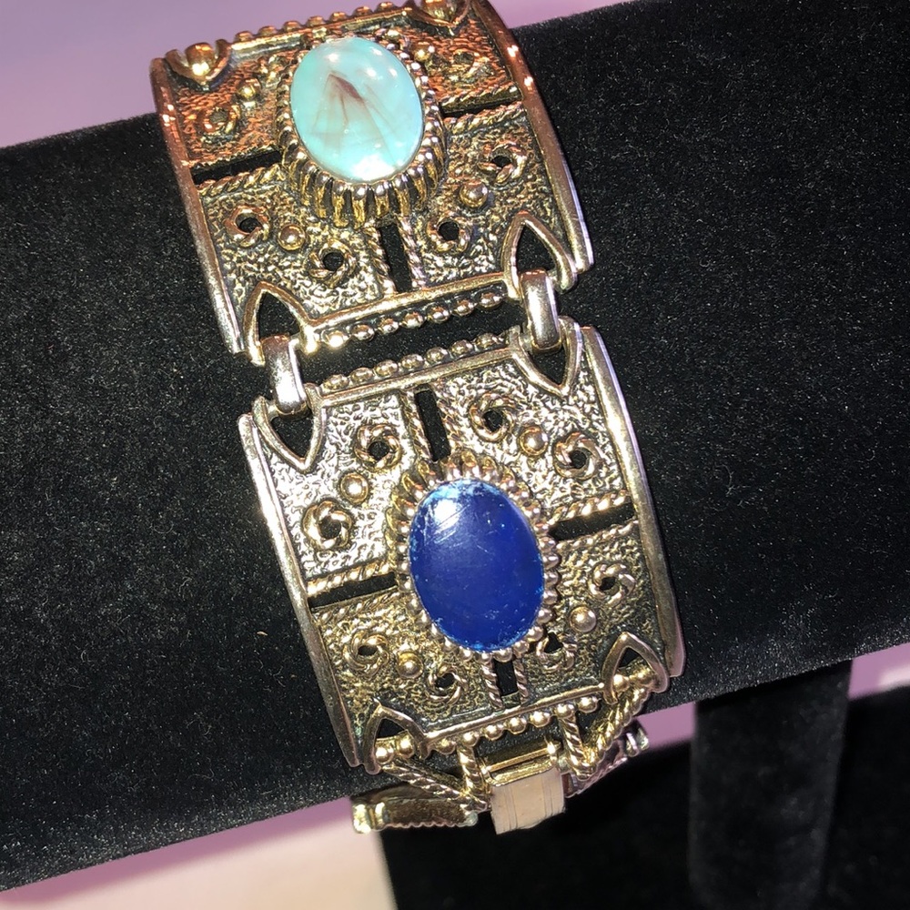 Sarah Coventry Vintage Ornate Link Bracelet with Colored Cabochons - Picture 4 of 8